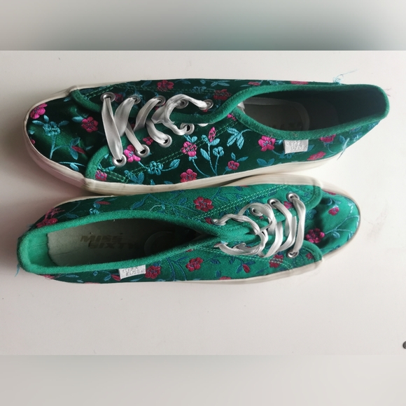 2/25$ Sneakers satin turquoise - Picture 2 of 5